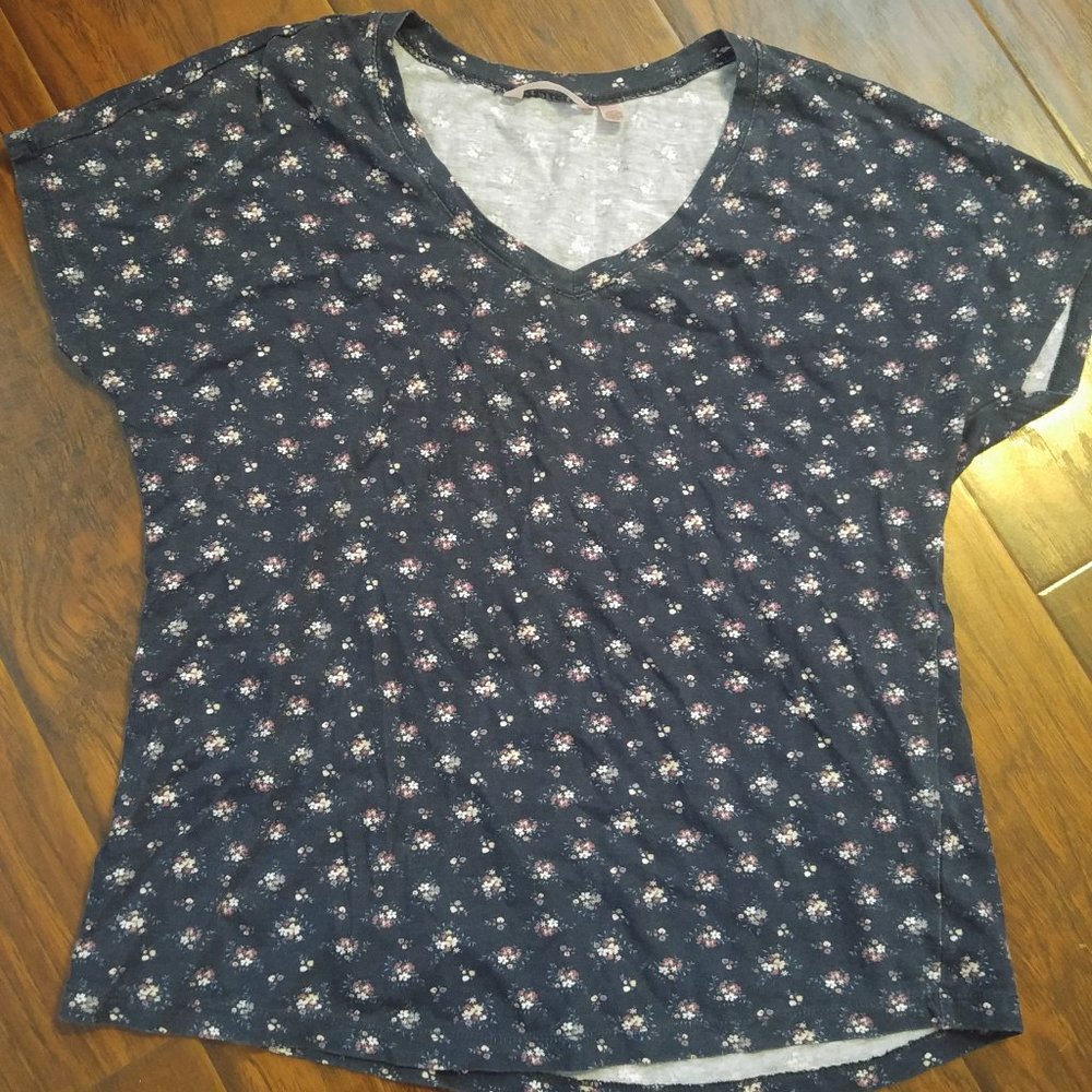 💣4/$10 💣 La Vie En Rose Sleep Shirt